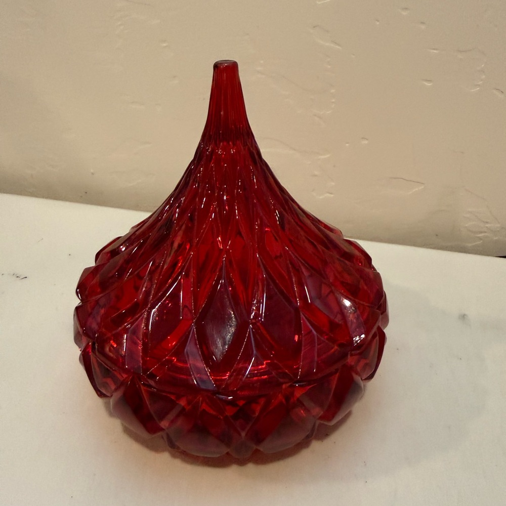 Hershey's Kiss Shannon Irish Crystal by Godinger Lidded Candy Dish RED
